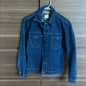Wrangler M159 denim jacket, deadstock. Size S no flaws, great darker denim wash.